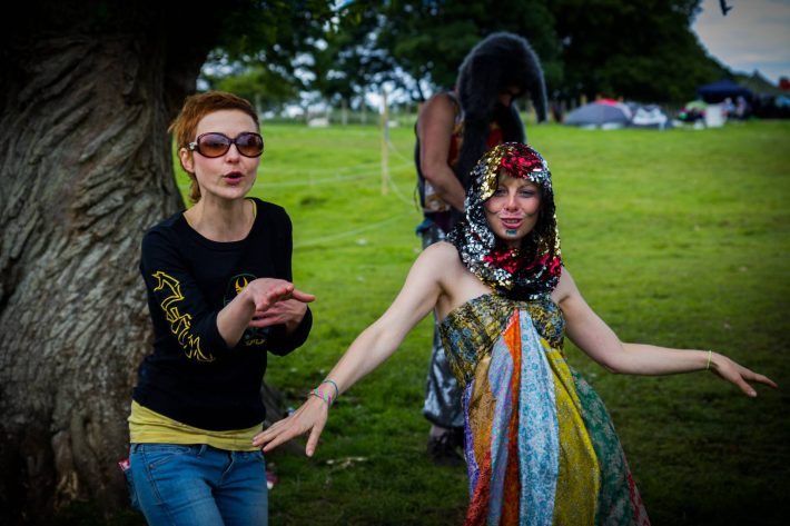Just before the hand-fasting starts Adrianna and Venus gave us a quick dance.